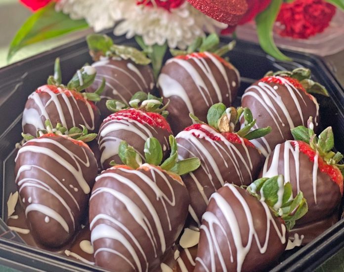 Ralph's and Bayview Thriftway Valentines-Day-2023-dipped-strawberry Ralph's and Bayview Thriftway